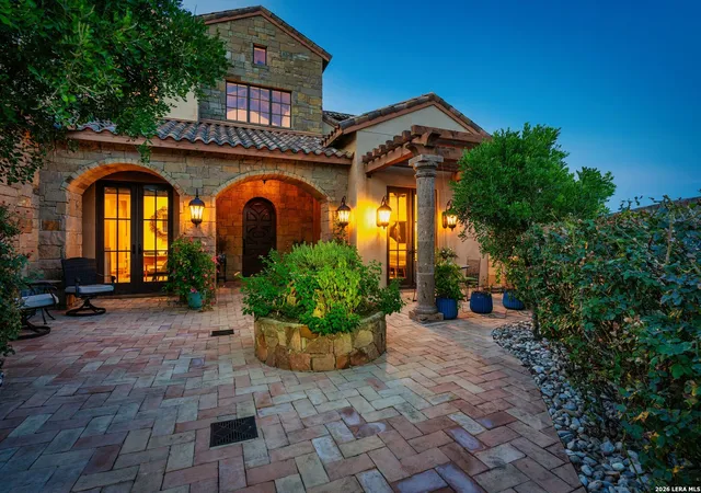 Photo 3 of Single family home for sale at 12 Vittoria Rdg, Boerne, TX 78006 | MLS# 2015050 | Listing updated on 2026-09-19