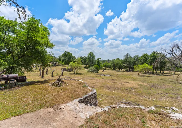 Photo 4 of Single family home for sale at 500 Reverse R, Fredericksburg, TX 78631 | MLS# 2015083 | Listing updated on 2026-09-19