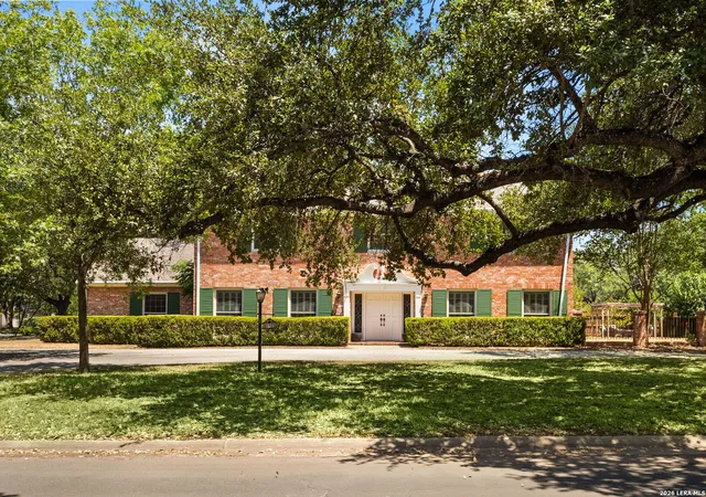 Photo 2 of Single family home for sale at 107 Cas Hills Dr, Castle Hills, TX 78213 | MLS# 2015093 | Listing updated on 2026-09-17