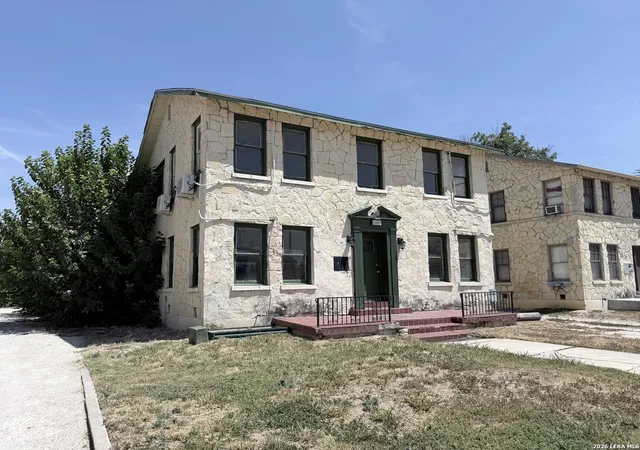 Photo 3 of Multi family home for sale at 1407 W Woodlawn Ave, San Antonio, TX 78201 | MLS# 2015101 | Listing updated on 2026-09-11