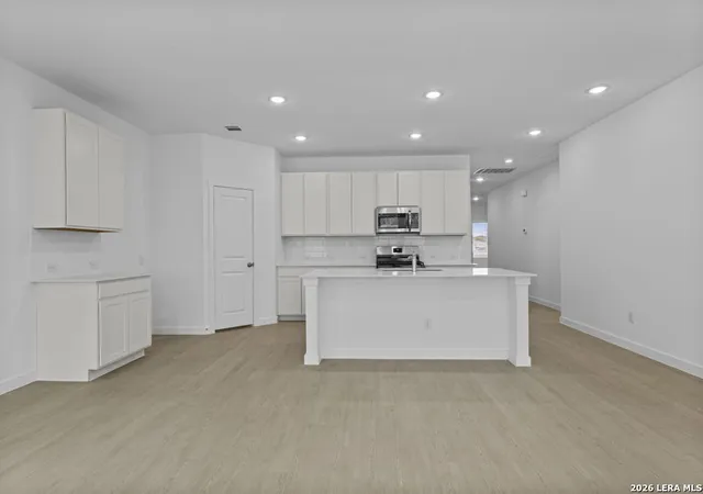 Photo 4 of Single family home for sale at 1337 Cargo Trl, New Braunfels, TX 78130 | MLS# 2015102 | Listing updated on 2026-10-08