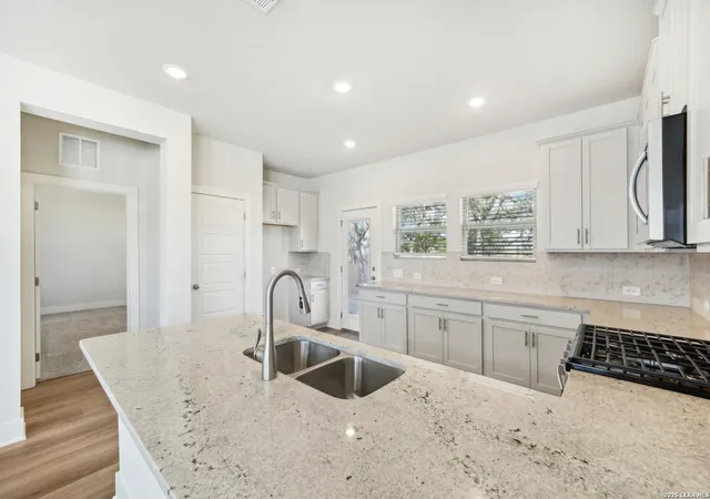 Single family home for sale at 882 Broken Holw, San Antonio, TX 78260 | MLS# 2015104 | Listing updated on 2026-09-29