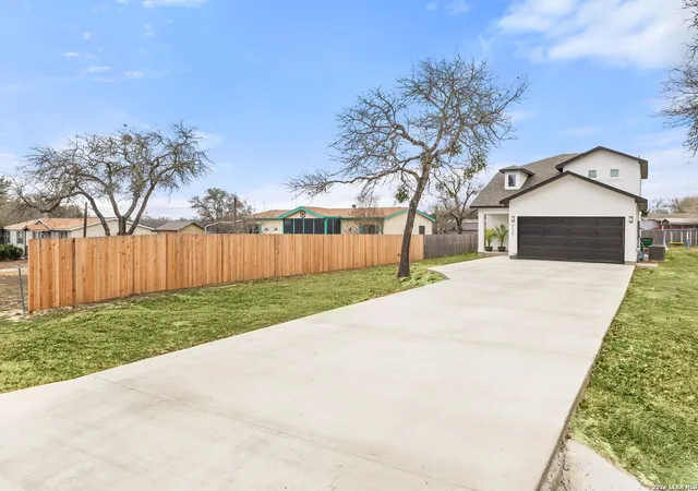 Photo 25 of Single family home for sale at 4230 Waterwood Pass Dr, Elmendorf, TX 78112 | MLS# 2015112 | Listing updated on 2026-09-19