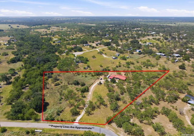 Photo 3 of Single family home for sale at 994 Quail Run, Lytle, TX 78052 | MLS# 2015113 | Listing updated on 2026-09-19