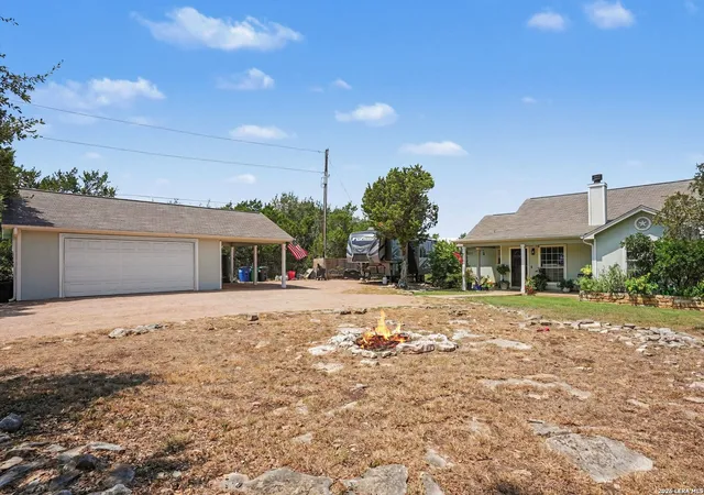 Photo 3 of Single family home for sale at 2092 Stallion Springs Dr, Fischer, TX 78623 | MLS# 2015123 | Listing updated on 2026-09-19