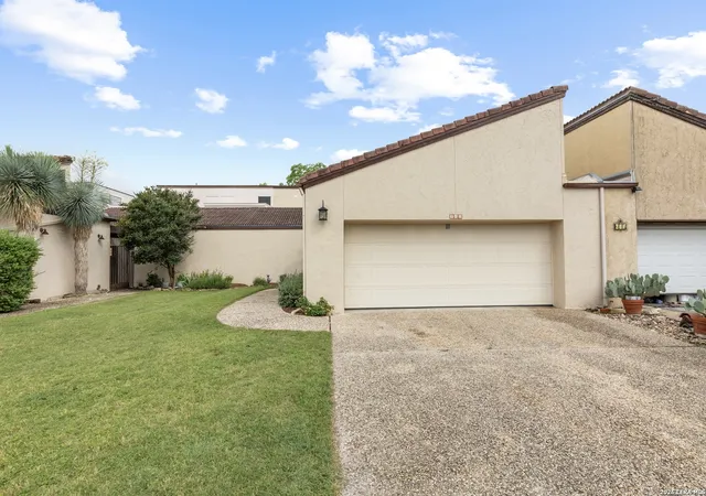Single family home for sale at 362 Englewood Dr, Kerrville, TX 78028 | MLS# 2015124