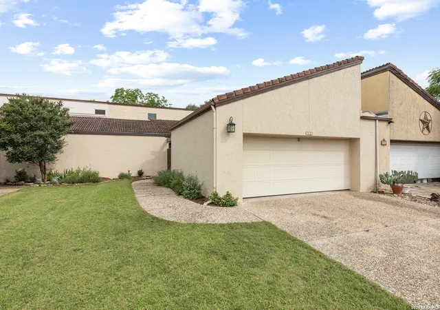 Photo 2 of Single family home for sale at 362 Englewood Dr, Kerrville, TX 78028 | MLS# 2015124 | Listing updated on 2026-09-19