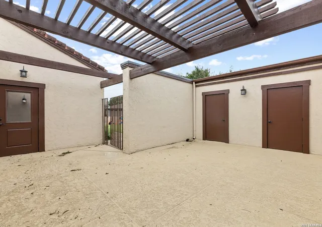 Photo 3 of Single family home for sale at 362 Englewood Dr, Kerrville, TX 78028 | MLS# 2015124 | Listing updated on 2026-09-19