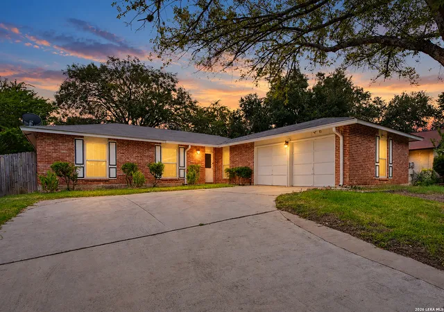 Photo 1 of Single family home for sale at 8254 Zodiac Dr, Universal City, TX 78148 | MLS# 2015129 | Listing updated on 2026-09-19