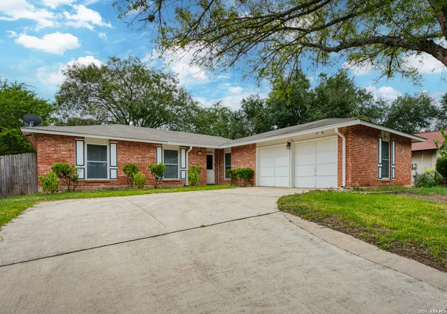 Photo 2 of Single family home for sale at 8254 Zodiac Dr, Universal City, TX 78148 | MLS# 2015129 | Listing updated on 2026-09-19