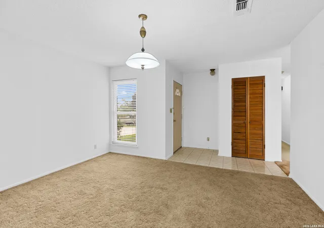 Photo 3 of Single family home for sale at 8254 Zodiac Dr, Universal City, TX 78148 | MLS# 2015129 | Listing updated on 2026-09-19