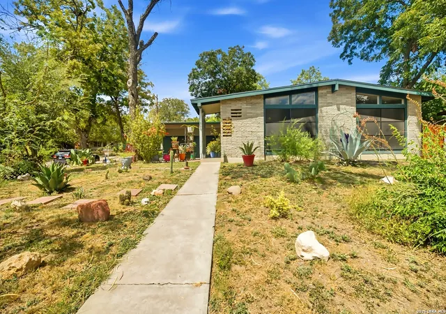 Single family home for sale at 539 Crestview Dr, San Antonio, TX 78201 | MLS# 2015135