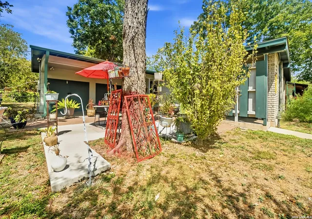 Photo 2 of Single family home for sale at 539 Crestview Dr, San Antonio, TX 78201 | MLS# 2015135 | Listing updated on 2026-09-22