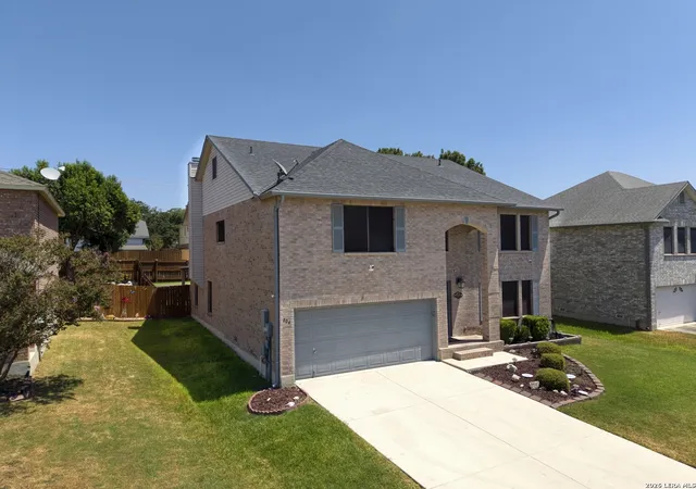 Photo 3 of Single family home for sale at 804 Cross Branch Dr, Schertz, TX 78154 | MLS# 2015144 | Listing updated on 2026-09-19