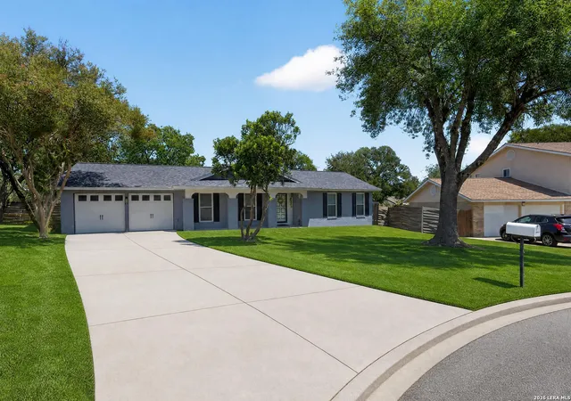 Photo 2 of Single family home for sale at 111 Laural Ln, Universal City, TX 78148 | MLS# 2015170 | Listing updated on 2026-09-20