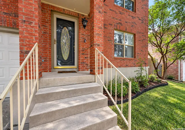 Photo 3 of Single family home for sale at 10906 Albeon Park Dr S, San Antonio, TX 78249 | MLS# 2015174 | Listing updated on 2026-09-09