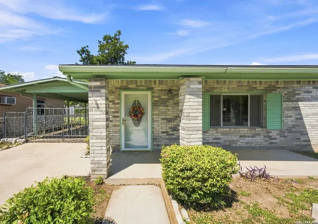 Photo 3 of Single family home for sale at 831 Brady, San Antonio, TX 78207 | MLS# 2015176 | Listing updated on 2026-09-15