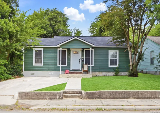 Single family home for sale at 919 W Wildwood, San Antonio, TX 78201 | MLS# 2015178
