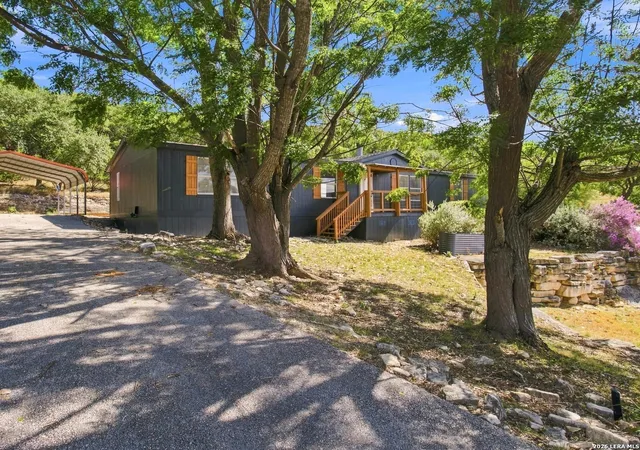 Photo 1 of Single family home for sale at 410 Duck Mountain Ln, Canyon Lake, TX 78133 | MLS# 2015183 | Listing updated on 2026-09-09