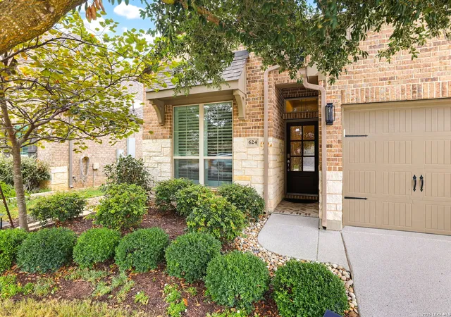 Photo 2 of Single family home for sale at 624 Arroyo Dorado, New Braunfels, TX 78130 | MLS# 2015187 | Listing updated on 2026-09-16