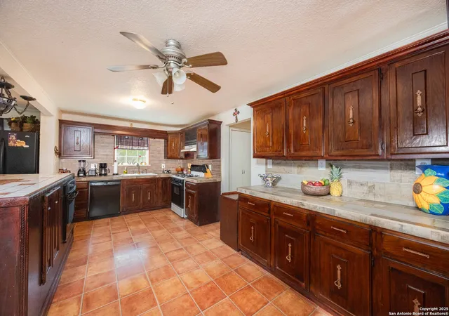Photo 4 of Single family home for sale at 1849 County Rd 340, Knippa, TX 78870 | MLS# 2015198 | Listing updated on 2026-09-20