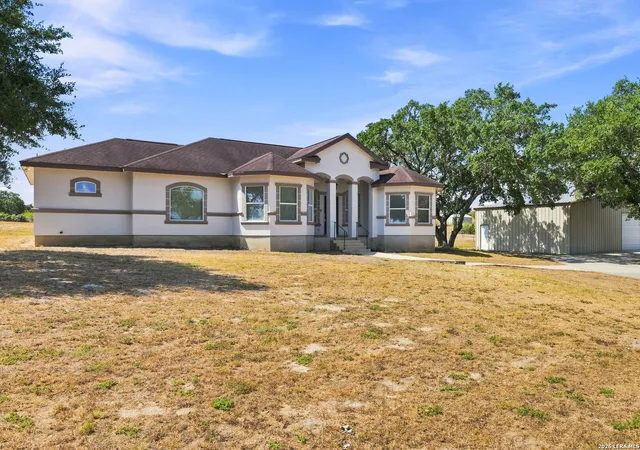 Photo 4 of Single family home for sale at 353 Big Oak Dr, Adkins, TX 78101 | MLS# 2015216 | Listing updated on 2026-09-20