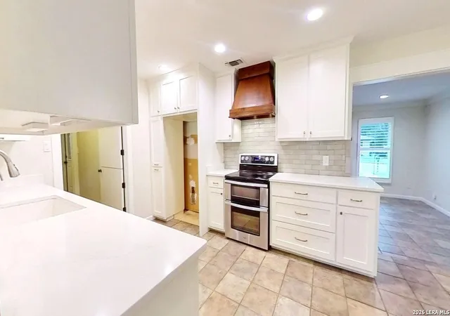 Photo 3 of Single family home for sale at 805 Timber, New Braunfels, TX 78130 | MLS# 2015228 | Listing updated on 2026-09-20