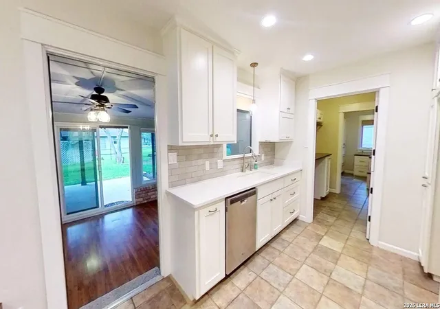 Photo 3 of Single family home for sale at 805 Timber, New Braunfels, TX 78130 | MLS# 2015228 | Listing updated on 2026-09-20