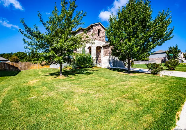 Photo 3 of Single family home for sale at 2122 Flintshire, New Braunfels, TX 78130 | MLS# 2015264 | Listing updated on 2026-09-10