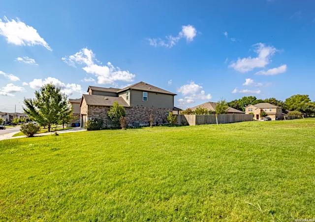 Photo 3 of Single family home for sale at 2122 Flintshire, New Braunfels, TX 78130 | MLS# 2015264 | Listing updated on 2026-09-10