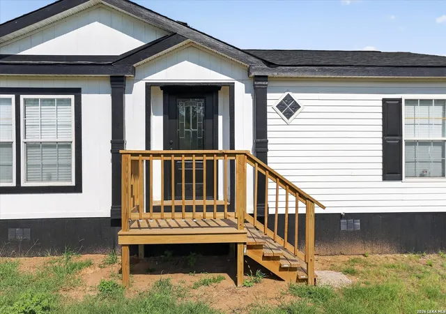 Photo 4 of Single family home for sale at 480 Brooks, Poteet, TX 78065 | MLS# 2015275 | Listing updated on 2026-09-10