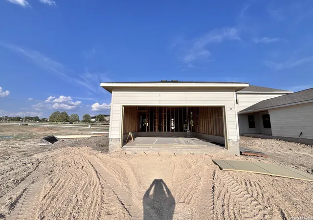Photo 11 of Single family home for sale at 1528 Esplanade Pkwy, San Marcos, TX 78666 | MLS# 2015278 | Listing updated on 2026-09-09