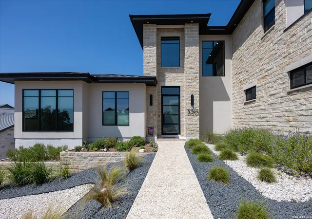 Photo 2 of Single family home for sale at 330 Preston Trl, Boerne, TX 78006 | MLS# 2015282 | Listing updated on 2026-09-09