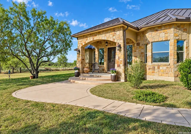Photo 3 of Single family home for sale at 230 Casarez Rd, Pleasanton, TX 78064 | MLS# 2015283 | Listing updated on 2026-09-20