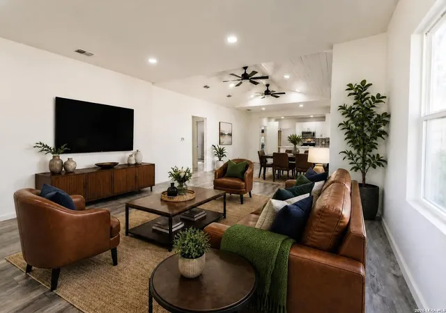 Photo 3 of Single family home for sale at 2130 Cincinnati Ave, San Antonio, TX 78228 | MLS# 2015293 | Listing updated on 2026-09-09