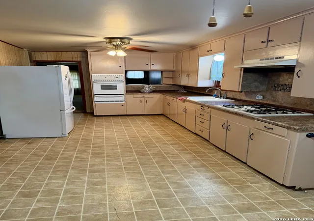 Photo 2 of Single family home for sale at 902 N Bond, Karnes City, TX 78118 | MLS# 2015299 | Listing updated on 2026-09-09