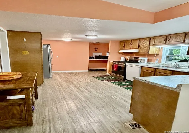Photo 4 of Single family home for sale at 103 Silver Crk, Kerrville, TX 78028 | MLS# 2015304 | Listing updated on 2026-09-09