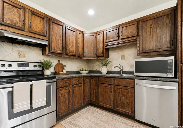 Photo 4 of Single family home for sale at 6650 Grist Ml, Leon Valley, TX 78238 | MLS# 2015321 | Listing updated on 2026-09-20