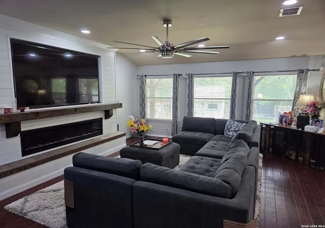 Photo 2 of Single family home for sale at 7830 Bur Oak Way, San Antonio, TX 78223 | MLS# 2015332 | Listing updated on 2026-09-10
