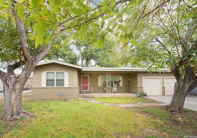 Photo 1 of Single family home for sale at 818 Mary Blvd, New Braunfels, TX 78130 | MLS# 2015351 | Listing updated on 2026-09-22
