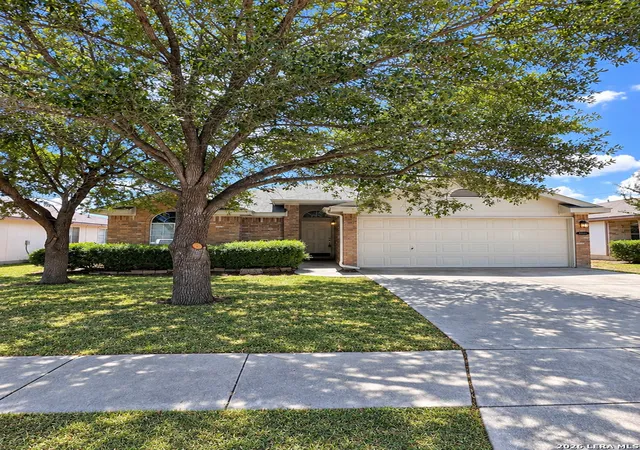 Photo 2 of Sale Pending at 8414 Pigeonberry Dr, Converse, TX 78109 | MLS# 2015358 | Listing updated on 2026-10-01