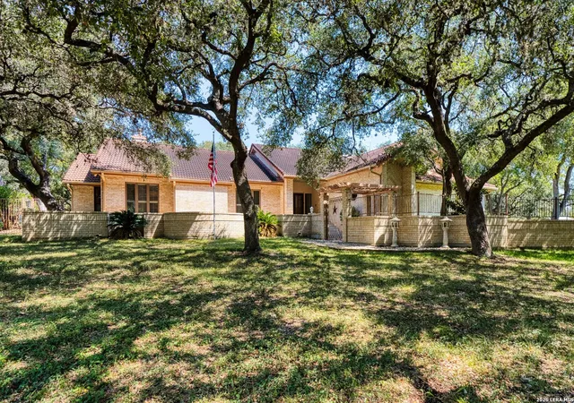 Photo 2 of Single family home for sale at 8135 Ridge N Dr, San Antonio, TX 78266 | MLS# 2015385 | Listing updated on 2026-09-20