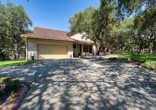 Photo 4 of Single family home for sale at 8135 Ridge N Dr, San Antonio, TX 78266 | MLS# 2015385 | Listing updated on 2026-09-20