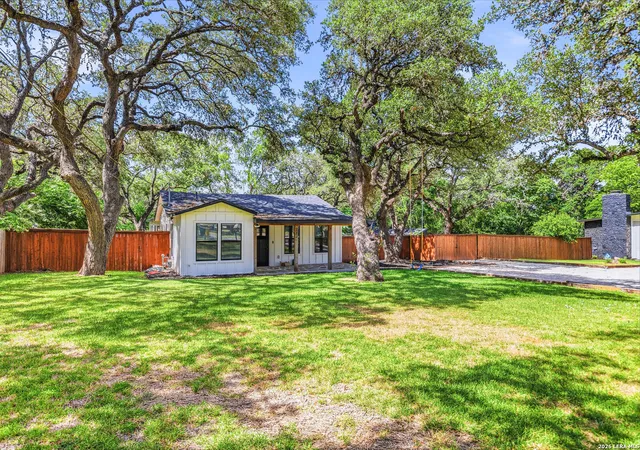 Photo 3 of Single family home for sale at 221 W Highland Dr, Boerne, TX 78006 | MLS# 2015392 | Listing updated on 2026-09-10