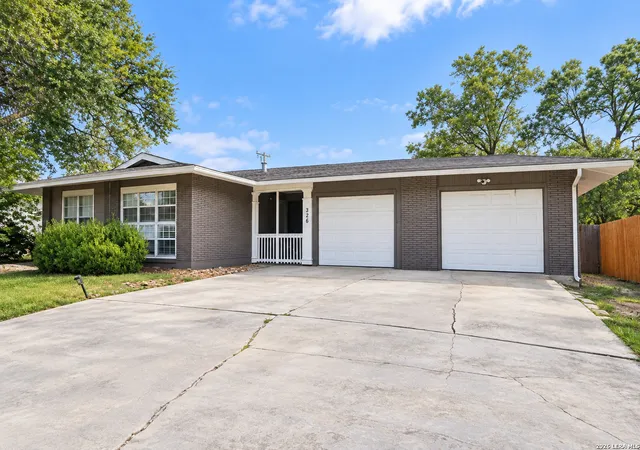 Photo 3 of Single family home for sale at 326 Sandalwood, San Antonio, TX 78216 | MLS# 2015417 | Listing updated on 2026-09-10