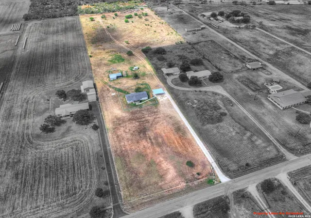 Photo 2 of Single family home for sale at 745 Warncke Rd, La Vernia, TX 78121 | MLS# 2015474 | Listing updated on 2026-09-21