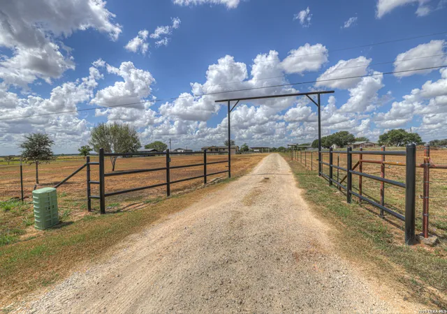 Photo 3 of Single family home for sale at 745 Warncke Rd, La Vernia, TX 78121 | MLS# 2015474 | Listing updated on 2026-09-21