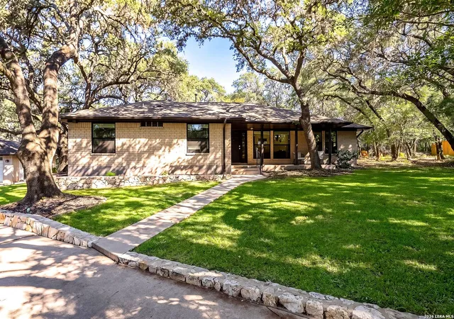 Photo 3 of Single family home for sale at 8621 Indian Hills Ln, Boerne, TX 78006 | MLS# 2015477 | Listing updated on 2026-09-10