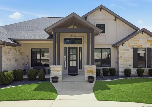 Photo 3 of Single family home for sale at 209 Fly Line Trl, New Braunfels, TX 78132 | MLS# 2015504 | Listing updated on 2026-09-14