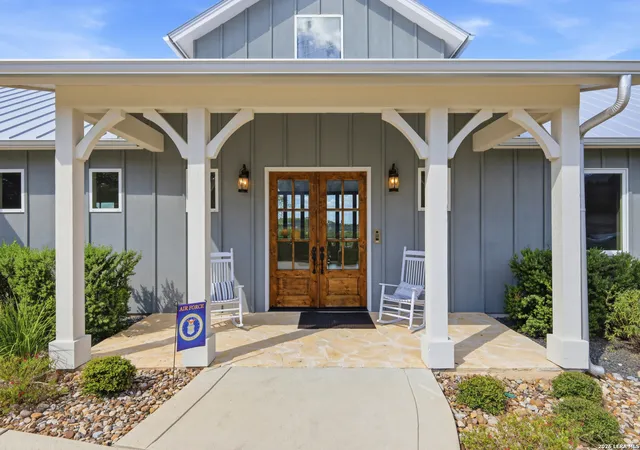 Photo 4 of Single family home for sale at 10033 Kendall Cyn, San Antonio, TX 78255 | MLS# 2015533 | Listing updated on 2026-09-15